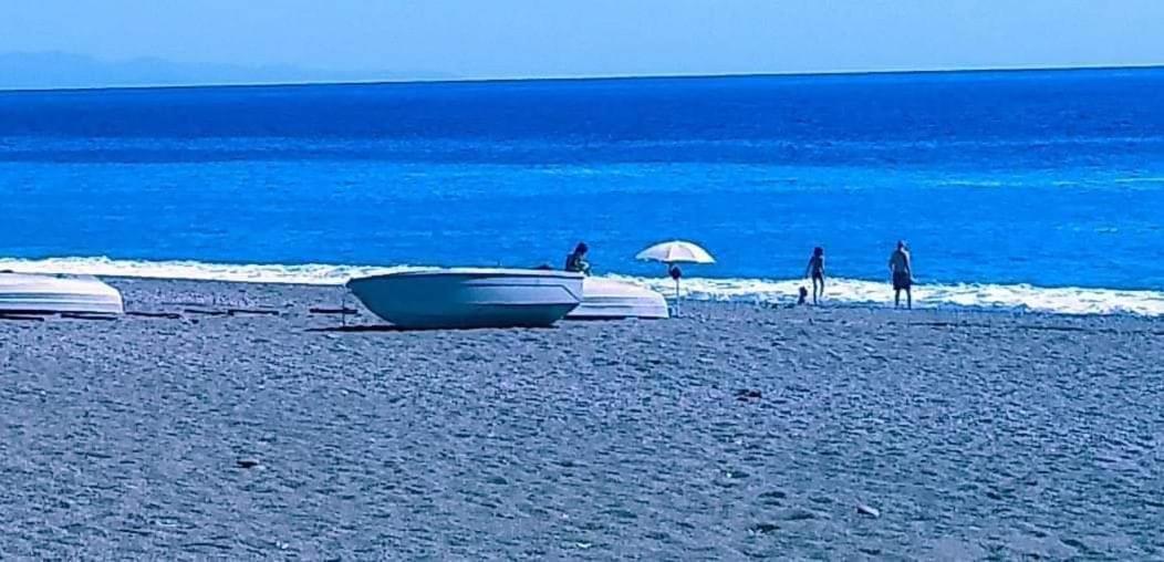 Piedimonte Mare Etna Villa Fiumefreddo di Sicilia Buitenkant foto